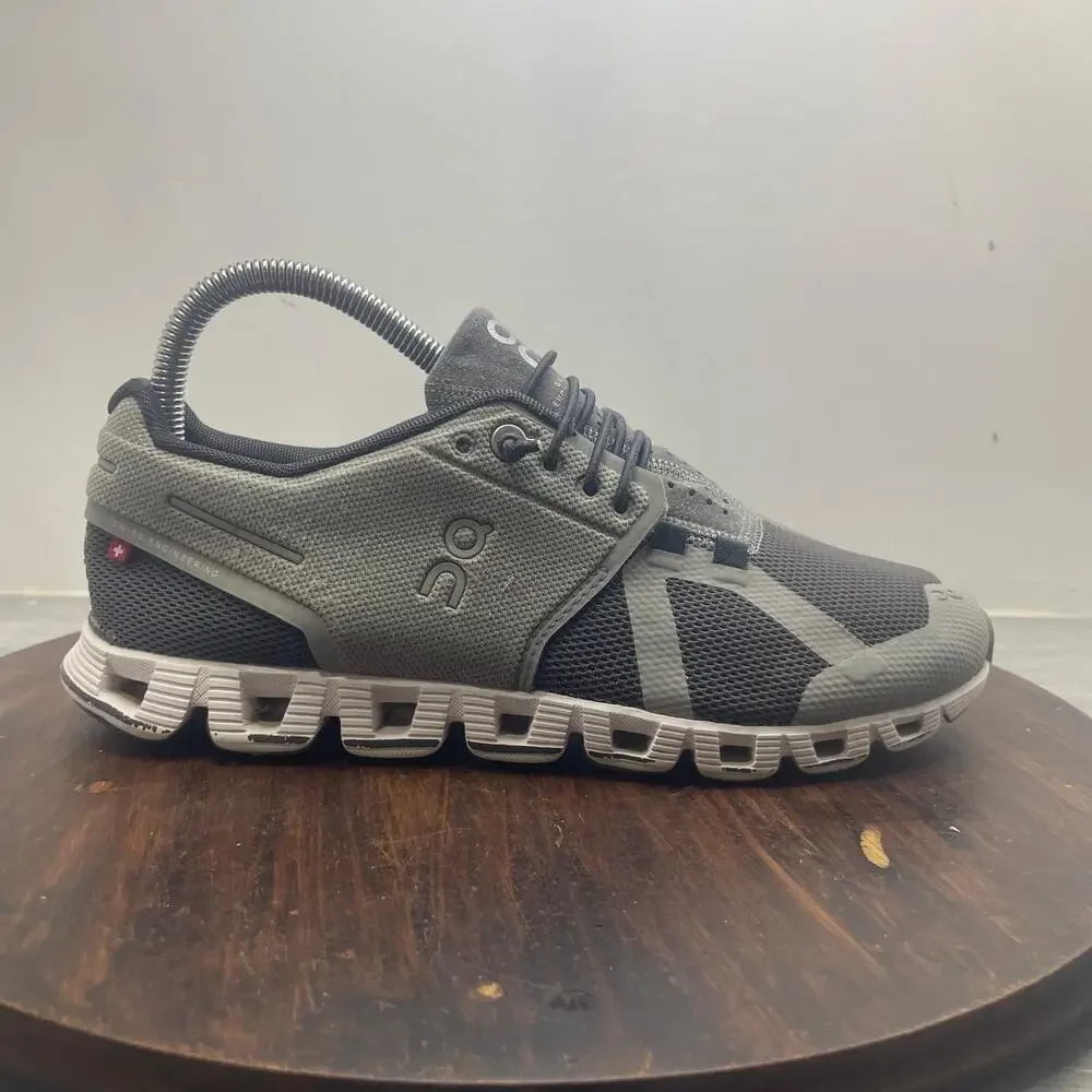 On Cloud 5 Womens Size 7 Gray White Athletic Running Walking Shoes Sneakers
